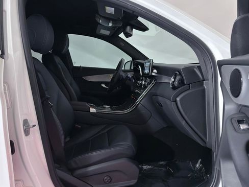 Used 2019 Mercedes-Benz GLC 300 4MATIC w/ Premium Package image 24