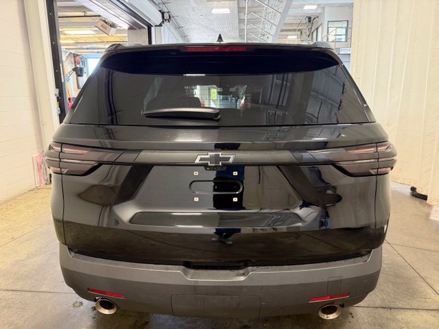 Used 2023 Chevrolet Traverse LT w/ LT Premium Package AWD/4WD image 5