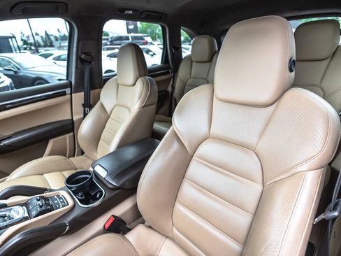 Used 2016 Porsche Cayenne GTS AWD/4WD image 20