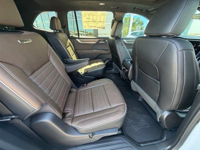New 2027 GMC Acadia Denali Ultimate w/ LPO, Floor Liner Package AWD/4WD image 18