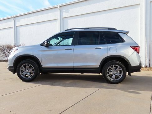 Used 2024 Honda Passport TrailSport image 5