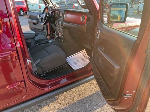 Used 2021 Jeep Wrangler Unlimited Rubicon w/ LED Lighting Group AWD/4WD image 29
