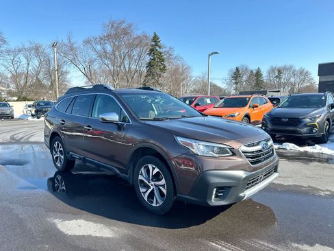 Used 2022 Subaru Outback Touring w/ Popular Package #2 image 15