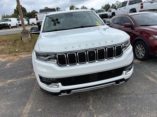 Used 2023 Jeep Wagoneer Series II w/ Convenience Group I AWD/4WD video 2