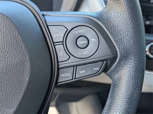 Used 2022 Toyota Corolla LE image 19