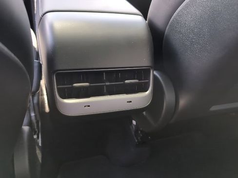 Used 2024 Tesla Model Y Performance image 23