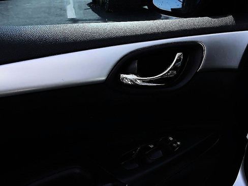 Used 2019 Nissan Sentra S FWD image 9