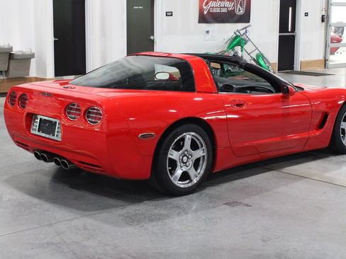 Used 1999 Chevrolet Corvette Coupe w/ Memory Pkg RWD image 4