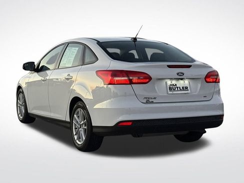 Used 2017 Ford Focus SE image 4