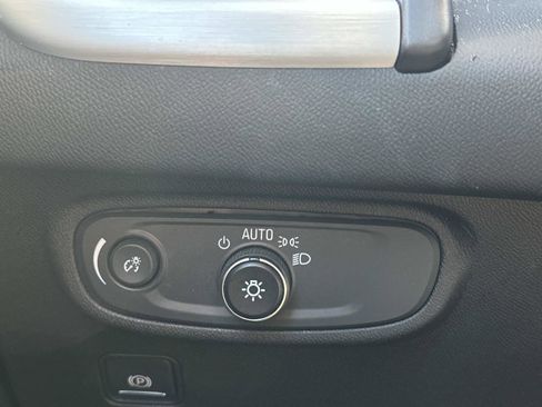 Certified 2023 GMC Terrain SLE w/ Driver Convenience Package image 25