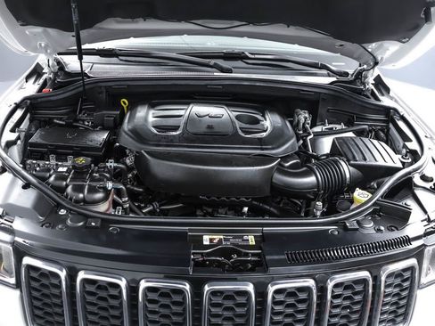 Used 2022 Jeep Grand Cherokee Limited image 34