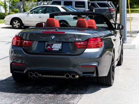Used 2016 BMW M4 Convertible image 17