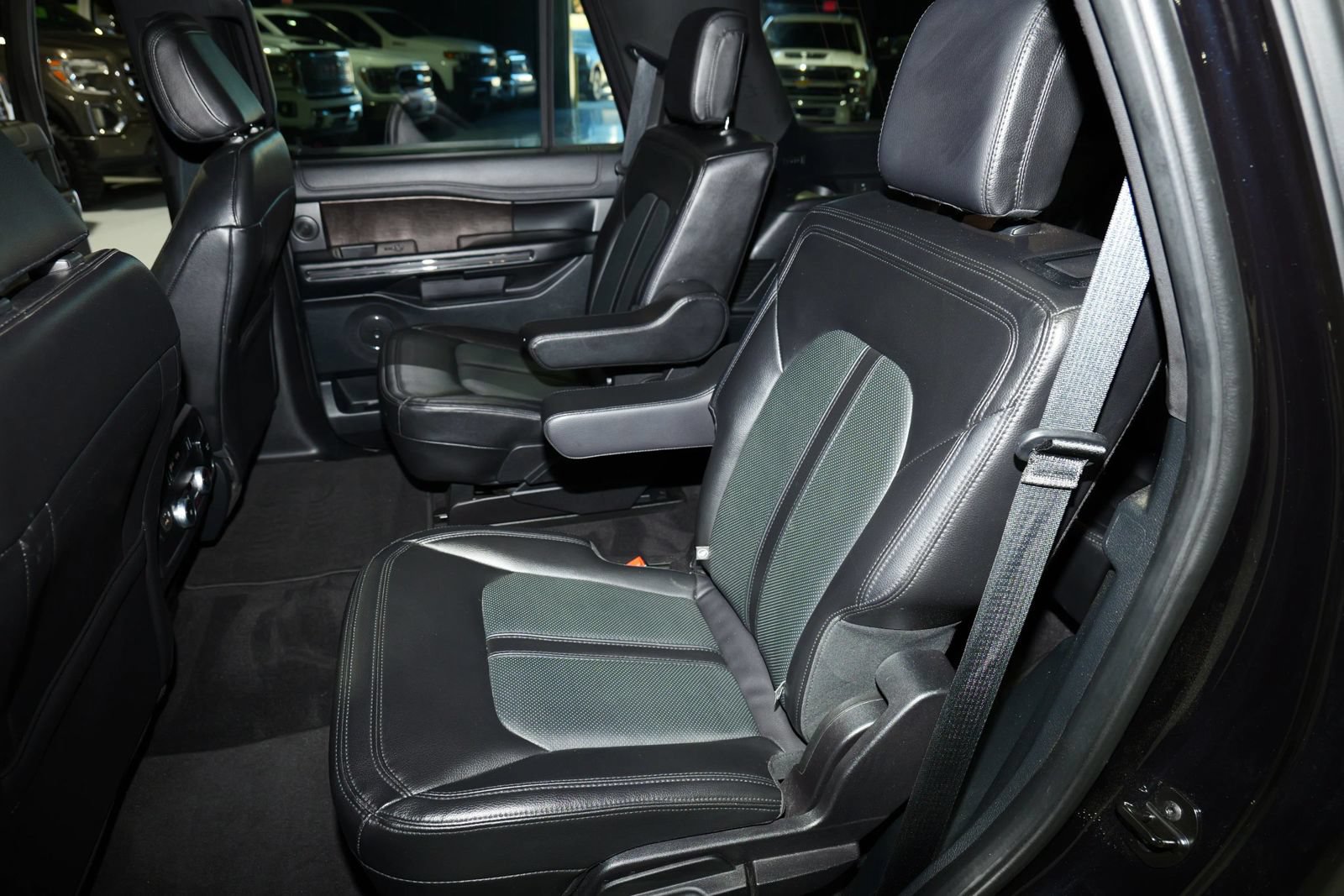 Used 2021 Ford Expedition Limited AWD/4WD image 17