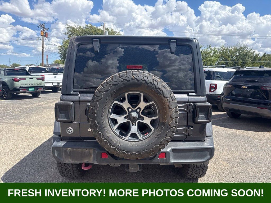 Used 2018 Jeep Wrangler Unlimited Rubicon AWD/4WD image 3