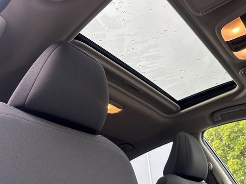 Used 2025 Subaru Crosstrek 2.0i Premium image 20