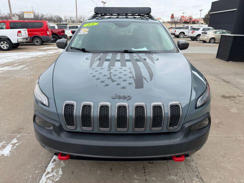 Used 2015 Jeep Cherokee Trailhawk w/ Comfort/Convenience Group image 2