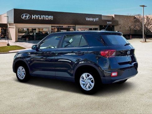 New 2026 Hyundai Venue SE image 4