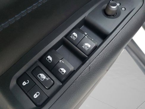 New 2026 Jeep Compass Latitude AWD/4WD image 32