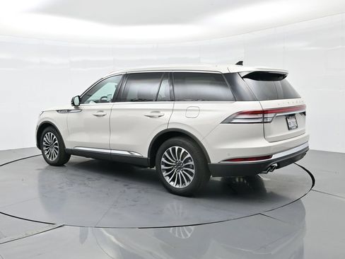 Used 2023 Lincoln Aviator Reserve w/ Equipment Group 201A image 9