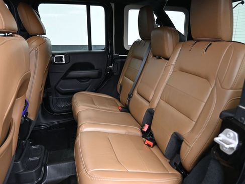Used 2022 Jeep Wrangler Unlimited Sahara w/ Cold Weather Group AWD/4WD image 2