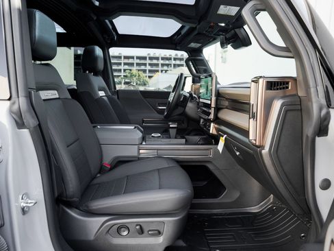 Used 2024 GMC Hummer EV 3X w/ Extreme Off-Road Package image 29