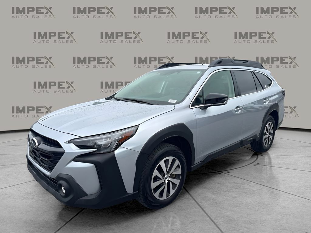 Used 2025 Subaru Outback Premium AWD/4WD image 1