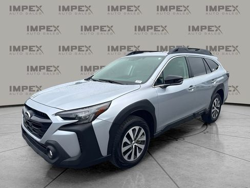 Used 2025 Subaru Outback Premium AWD/4WD image 1