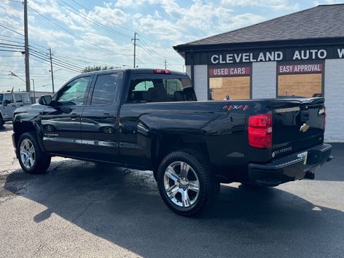 Used 2019 Chevrolet Silverado 1500 Custom w/ Custom Convenience Package AWD/4WD image 6