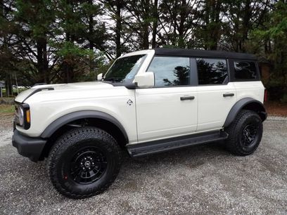 New 2026 Ford Bronco Outer Banks w/ Sasquatch Package