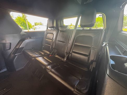 Used 2018 Lincoln Navigator L Select w/ Technology Package AWD/4WD image 31