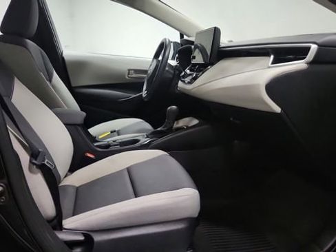 Used 2025 Toyota Corolla LE image 20