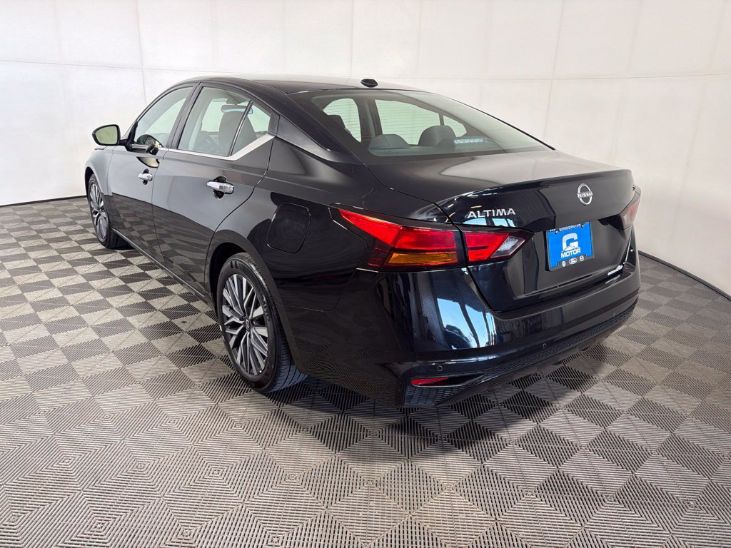 Used 2024 Nissan Altima 2.5 SV FWD image 5