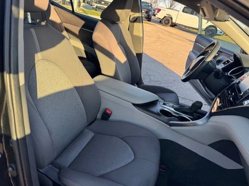 Used 2022 Toyota Camry LE image 30