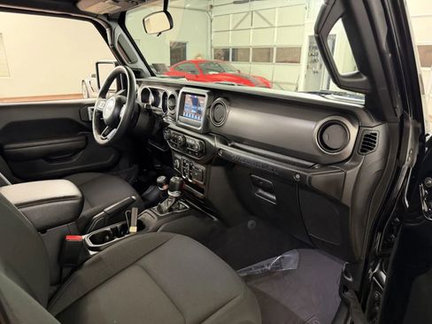 Used 2023 Jeep Wrangler Unlimited Sport AWD/4WD image 33