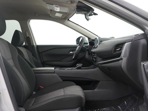 Used 2025 Nissan Rogue SV AWD/4WD image 11