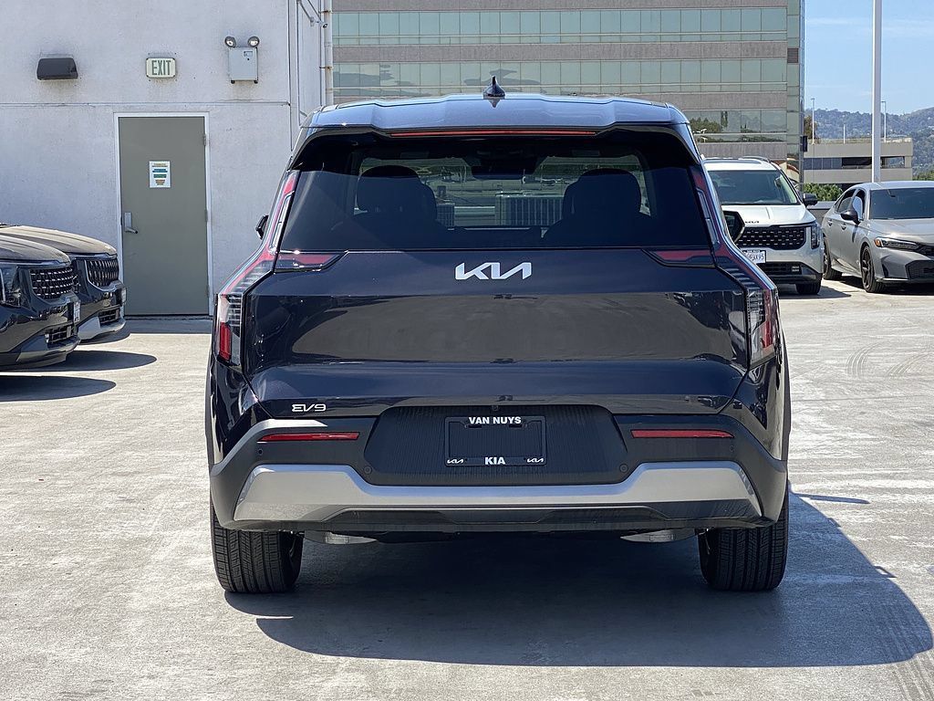 New 2026 Kia EV9 Light RWD image 5