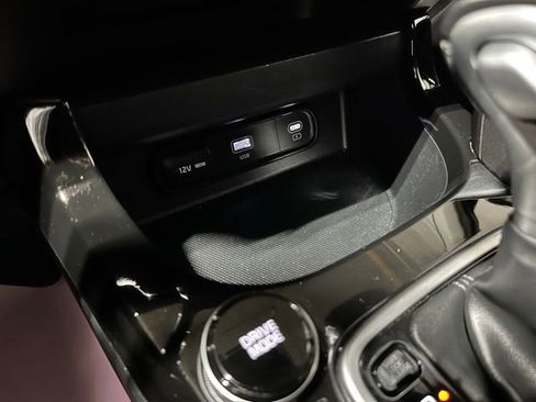 Used 2024 Kia Seltos S AWD/4WD image 18