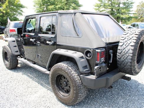 Used 2014 Jeep Wrangler Unlimited Sport w/ Quick Order Package 24S AWD/4WD image 9