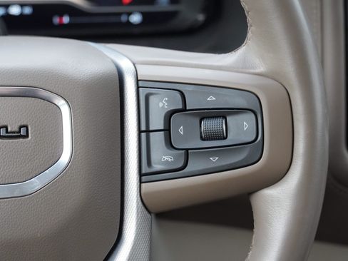 Used 2023 GMC Yukon Denali w/ Advanced Technology Package AWD/4WD image 23