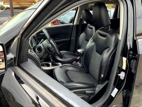 Used 2017 Jeep Compass Latitude image 7