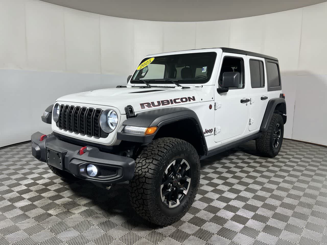 Used 2025 Jeep Wrangler Unlimited Rubicon AWD/4WD image 4