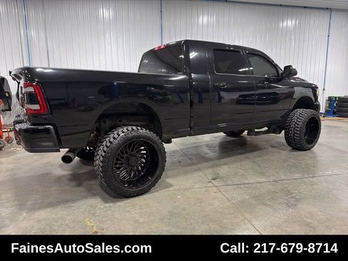 Used 2019 RAM 2500 Big Horn w/ Black Appearance Package image 18