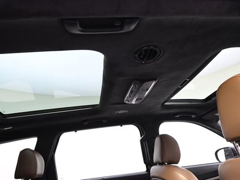 Used 2021 Kia Telluride SX w/ SX Prestige Package image 17