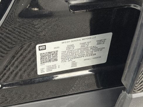 Used 2023 Cadillac XT4 Premium Luxury w/ Technology Package AWD/4WD image 29