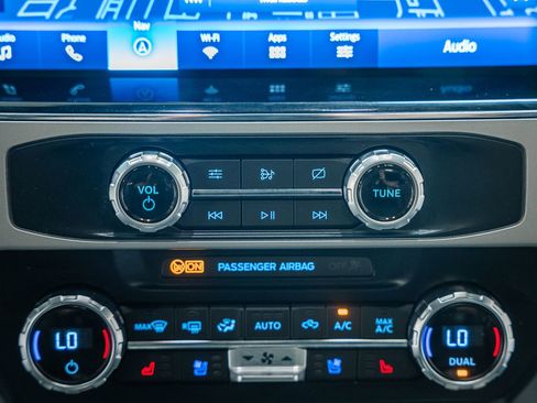 Certified 2022 Ford F250 Lariat w/ Black Appearance Package image 30