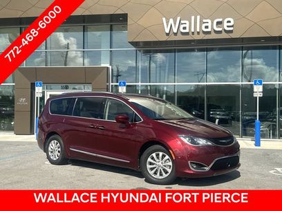 Used 2019 Chrysler Pacifica Touring-L w/ Advanced Safetytec Group
