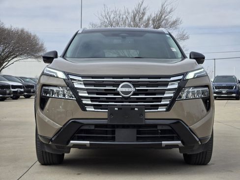 Used 2024 Nissan Rogue Platinum w/ Platinum Premium Package image 11