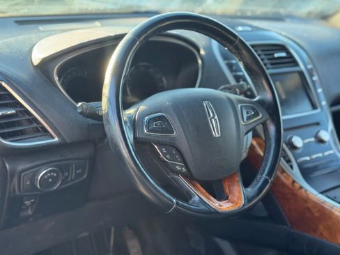 Used 2016 Lincoln MKX Reserve w/ Luxury Package image 9