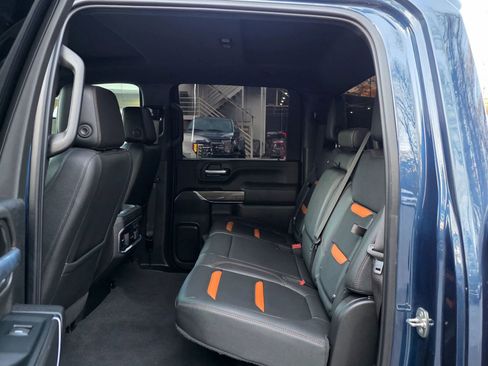 Used 2023 GMC Sierra 2500 AT4 image 29