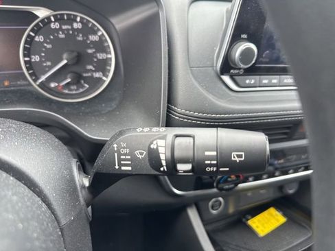 Used 2023 Nissan Rogue SV AWD/4WD image 26
